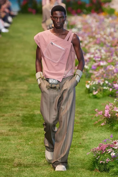 Look 22